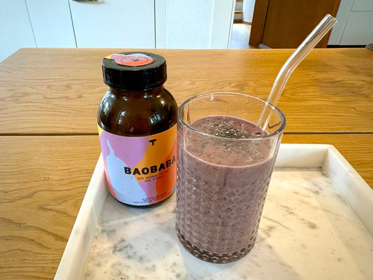 Rezept: Baobab Smoothie mit Bananen, Heidelbeeren & Samen © BAOBABA Bio Baobab Pulver